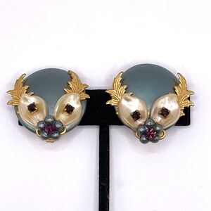 Leru Signed Vintage Clip-on Thermoset Plastic Disc Button Earrings